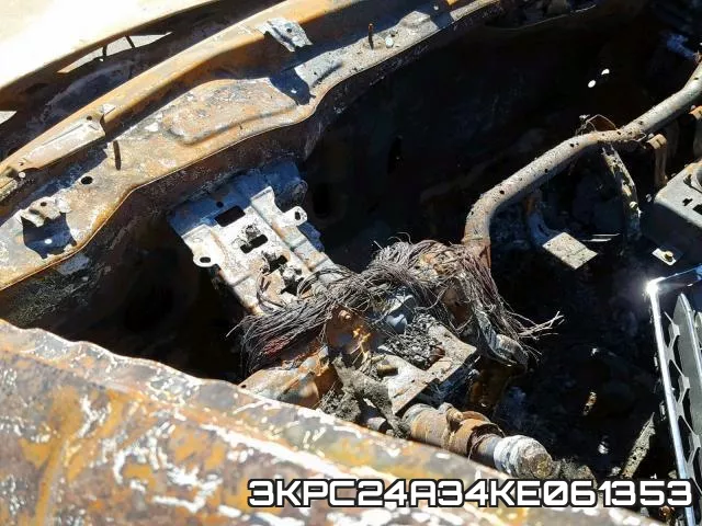 3KPC24A34KE061353 фото 9