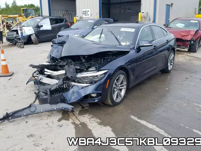 WBA4J3C57KBL09329 фото 3