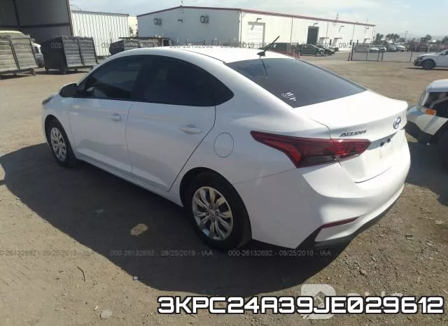 3KPC24A39JE029612 фото 4