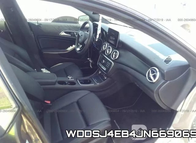 WDDSJ4EB4JN669065 фото 6