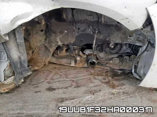 19UUB1F32HA000317 фото 10