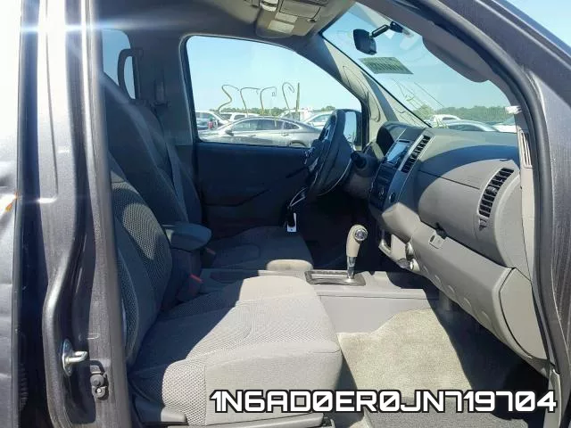 1N6AD0ER0JN719704 фото 6