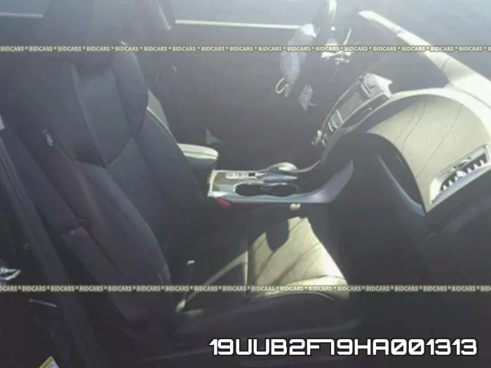 19UUB2F79HA001313 фото 6