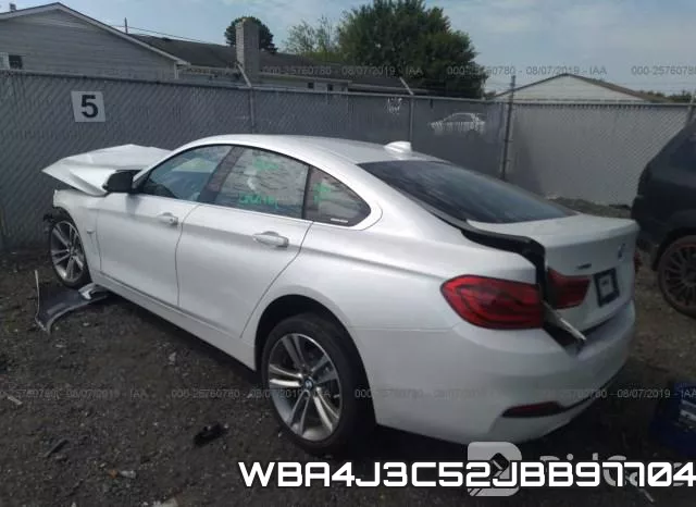 WBA4J3C52JBB97704 фото 4