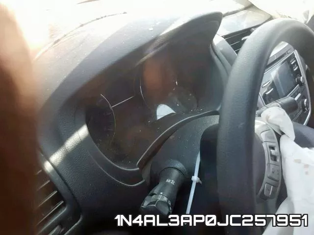 1N4AL3AP0JC257951 фото 9
