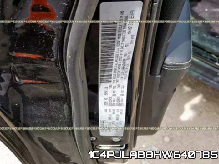1C4PJLAB8HW640785 фото 2