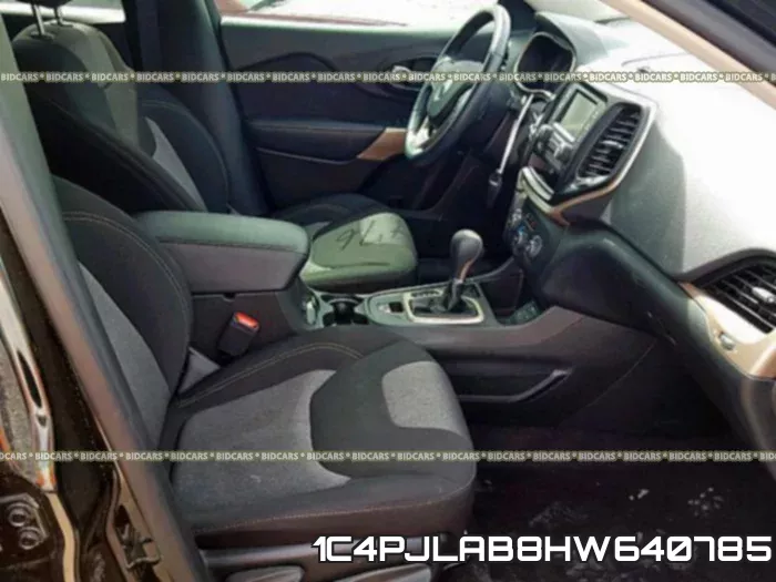 1C4PJLAB8HW640785 фото 6
