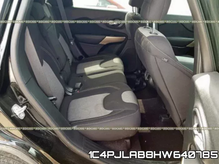 1C4PJLAB8HW640785 фото 7
