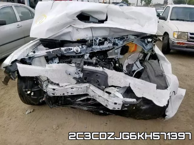 2C3CDZJG6KH571397 фото 10