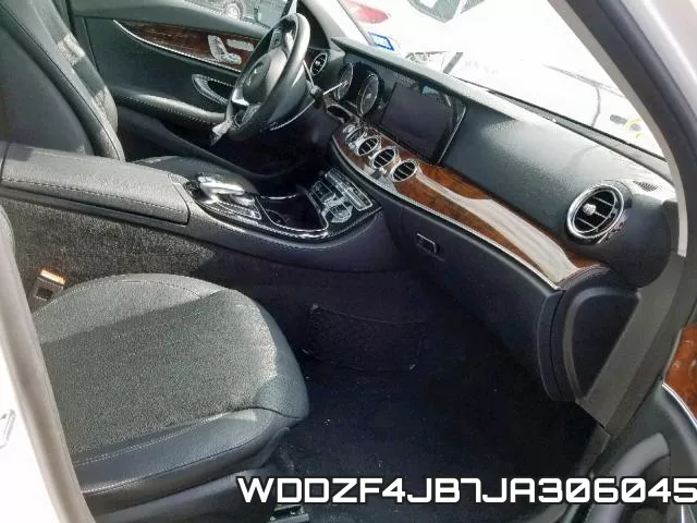 WDDZF4JB7JA306045 фото 6