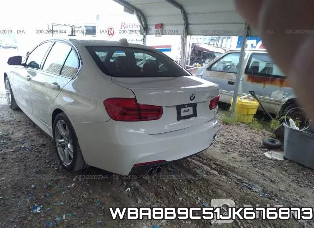WBA8B9C51JK676873 фото 4