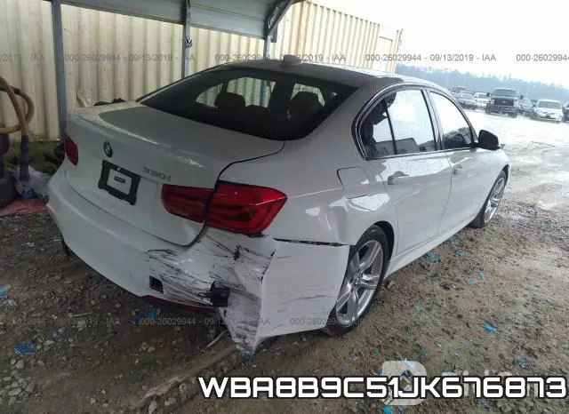 WBA8B9C51JK676873 фото 5