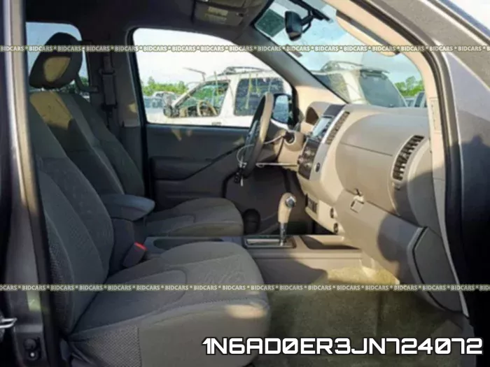 1N6AD0ER3JN724072 фото 6
