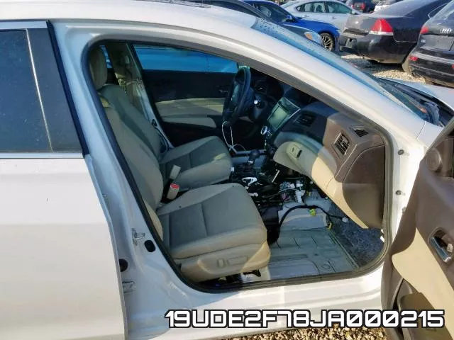 19UDE2F78JA000215 фото 6
