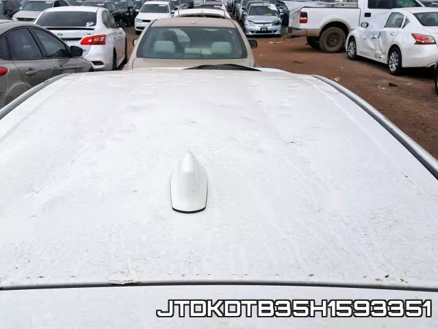 JTDKDTB35H1593351 фото 10