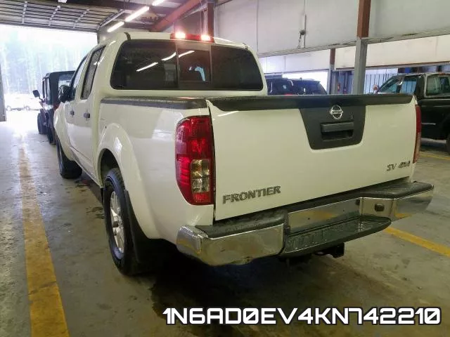 1N6AD0EV4KN742210 фото 4