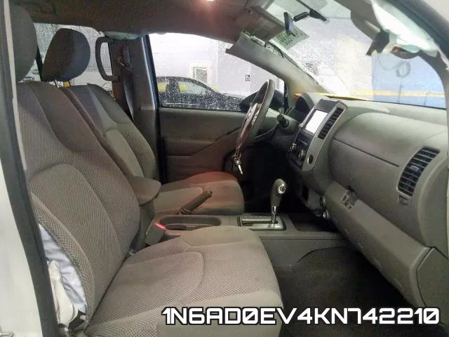 1N6AD0EV4KN742210 фото 6