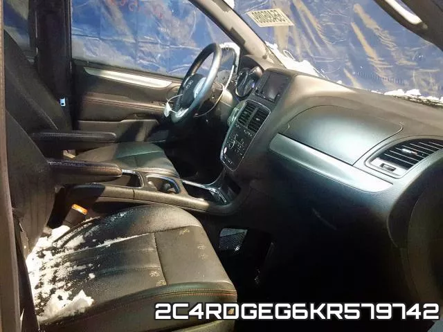 2C4RDGEG6KR579742 фото 6