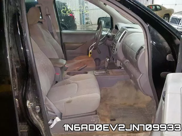 1N6AD0EV2JN709933 фото 5