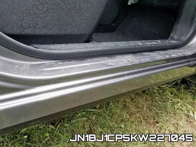 JN1BJ1CP5KW227045 фото 10