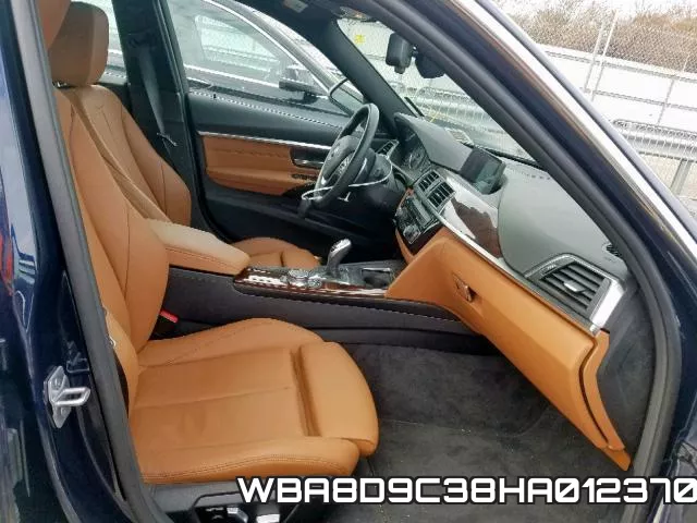WBA8D9C38HA012370 фото 6