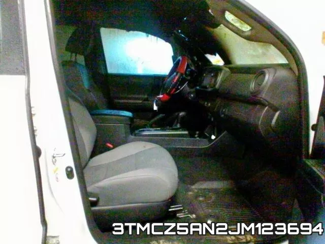 3TMCZ5AN2JM123694 фото 6