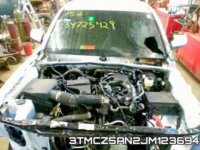 3TMCZ5AN2JM123694 фото 8