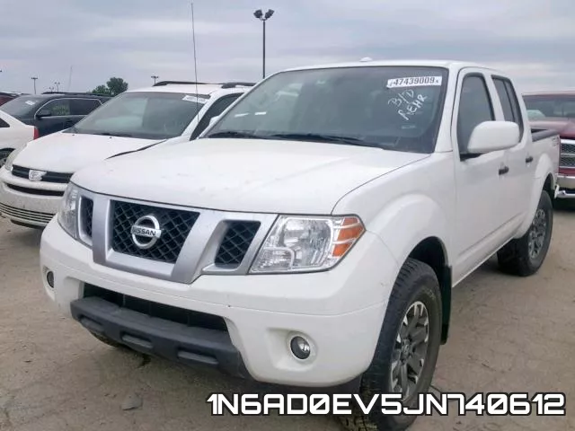 1N6AD0EV5JN740612 фото 3