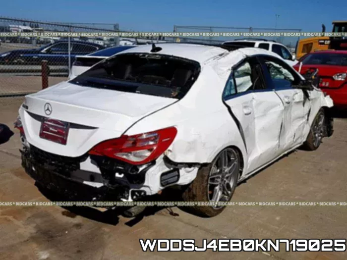 WDDSJ4EB0KN719025 фото 5