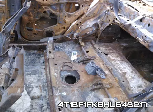 4T1BF1FK8HU643217 фото 9