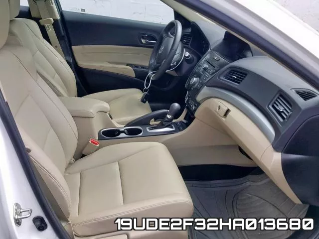 19UDE2F32HA013680 фото 6