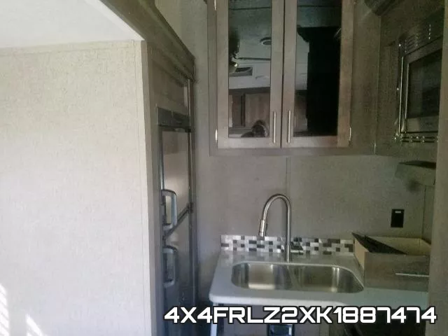 4X4FRLZ2XK1887474 фото 6