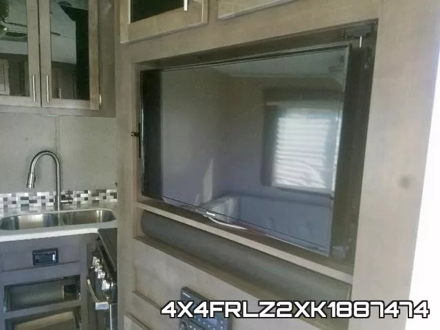 4X4FRLZ2XK1887474 фото 7