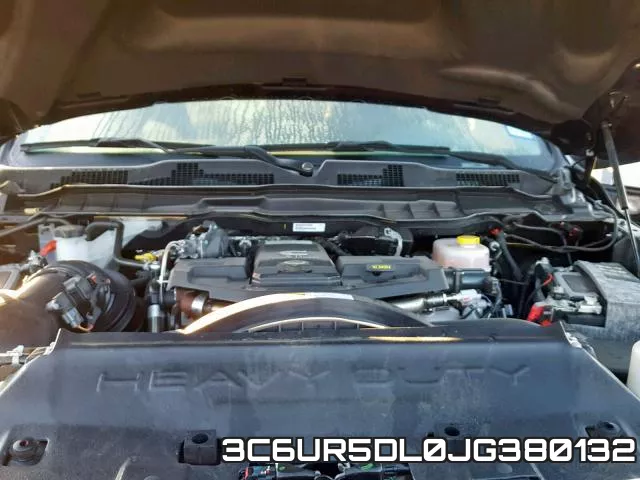 3C6UR5DL0JG380132 фото 8