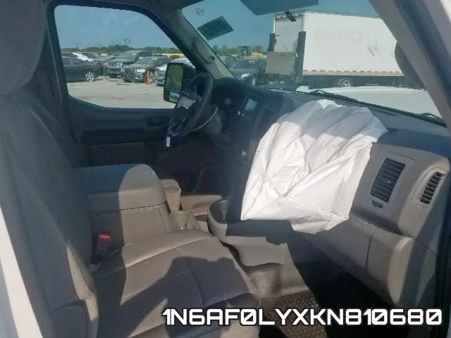 1N6AF0LYXKN810680 фото 6
