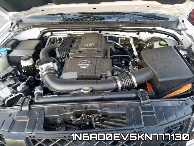 1N6AD0EV5KN777130 фото 8