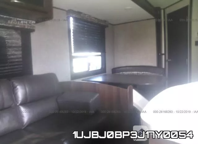 1UJBJ0BP3J17Y0054 фото 6