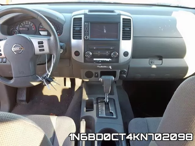 1N6BD0CT4KN702098 фото 8