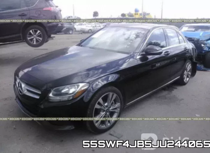 55SWF4JB5JU244065 фото 3