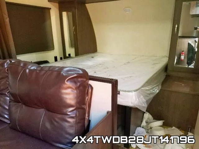 4X4TWDB28JT141796 фото 6