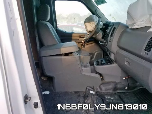 1N6BF0LY9JN813010 фото 6