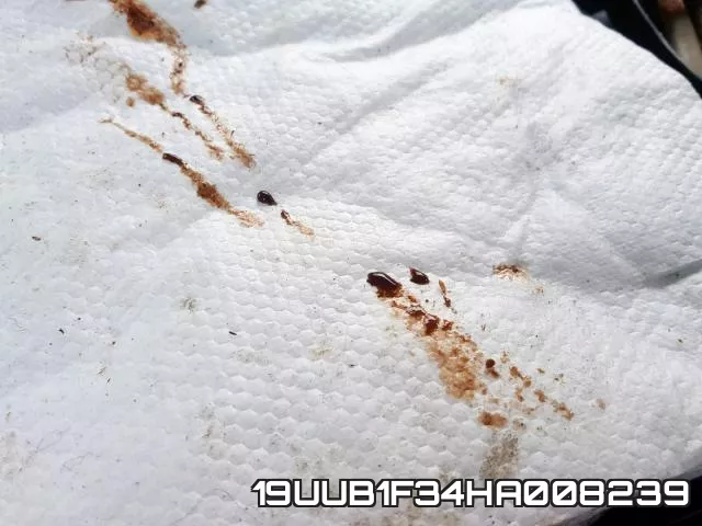 19UUB1F34HA008239 фото 9