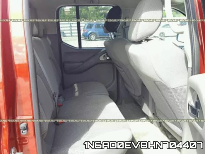 1N6AD0EV8HN704407 фото 7