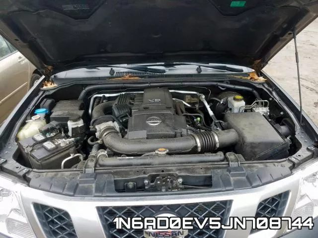 1N6AD0EV5JN708744 фото 8