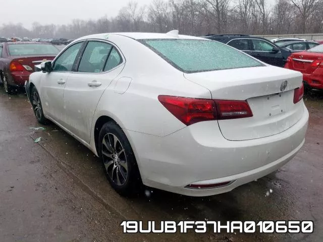 19UUB1F37HA010650 фото 4