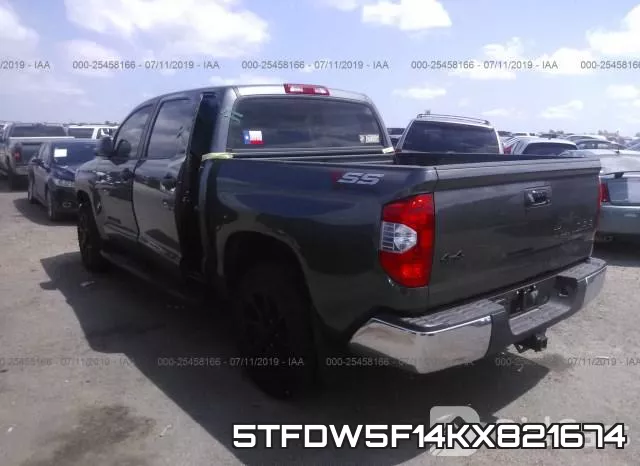 5TFDW5F14KX821674 фото 4