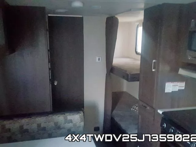 4X4TWDV25J7359022 фото 6