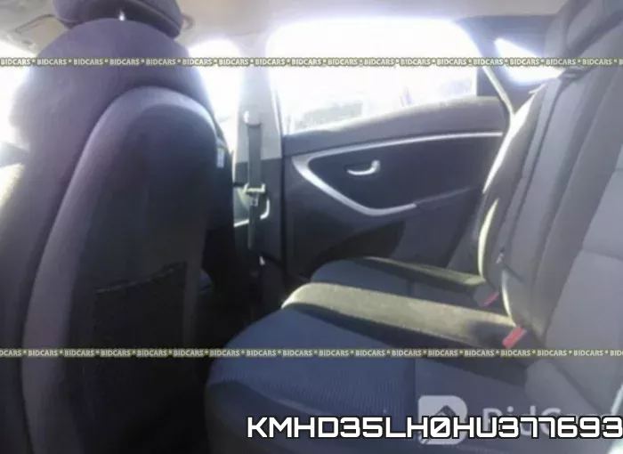 KMHD35LH0HU377693 фото 9