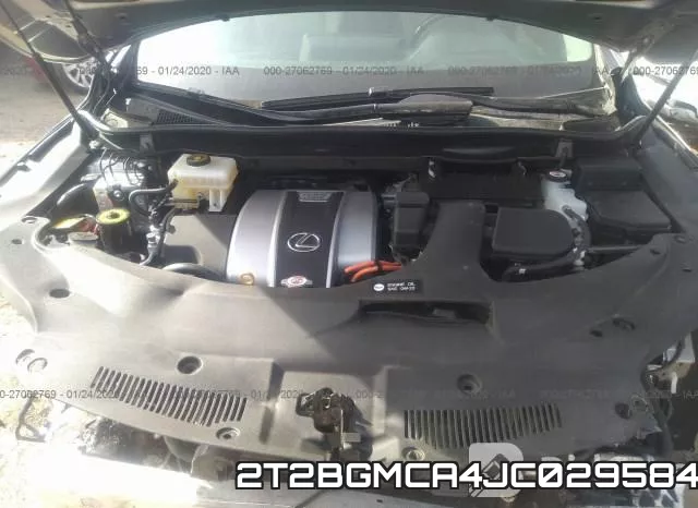 2T2BGMCA4JC029584 фото 2