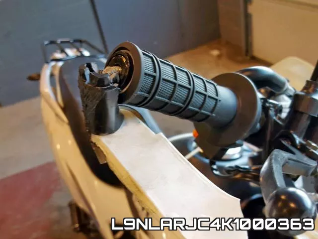 L9NLARJC4K1000363 фото 2
